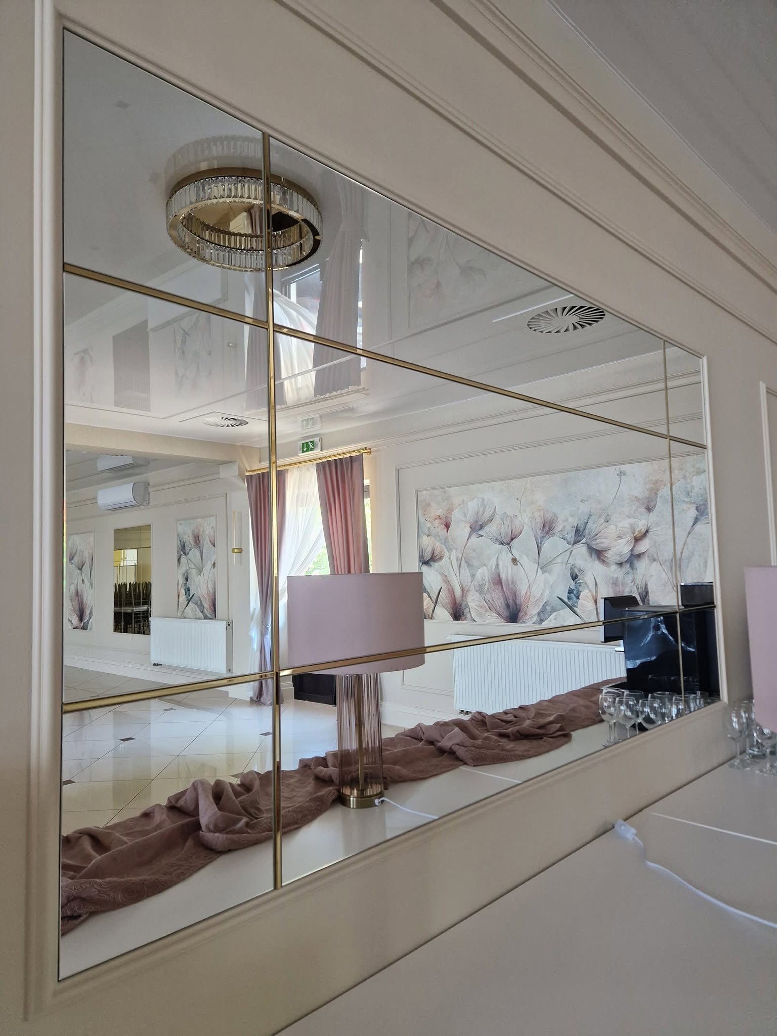 Lobby – realizacja, zdjęcie 1